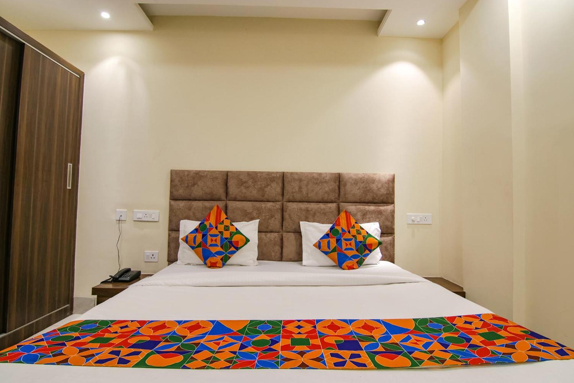 Fabhotel Prism Grand Zirakpur Exterior photo