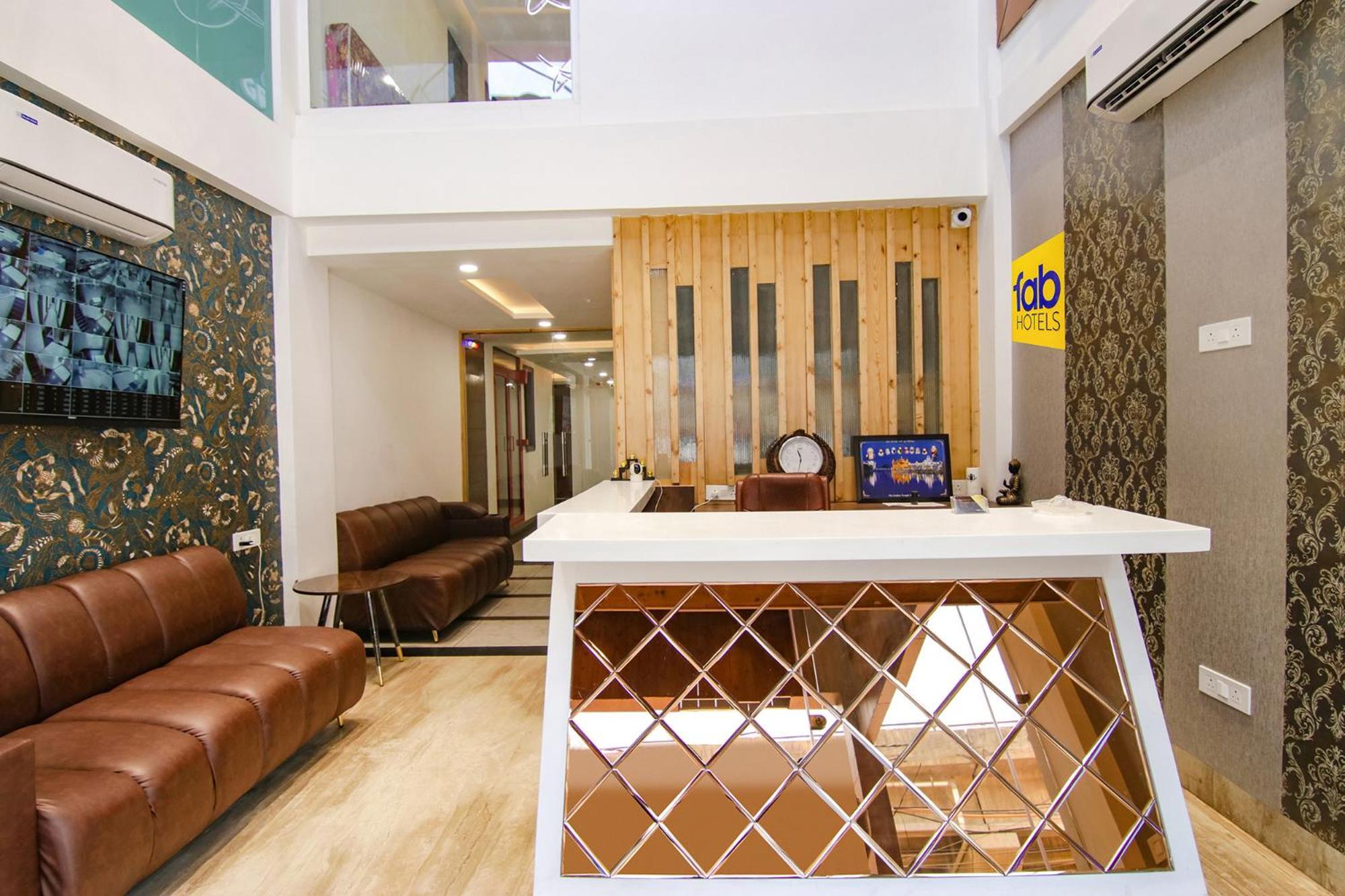 Fabhotel Prism Grand Zirakpur Exterior photo