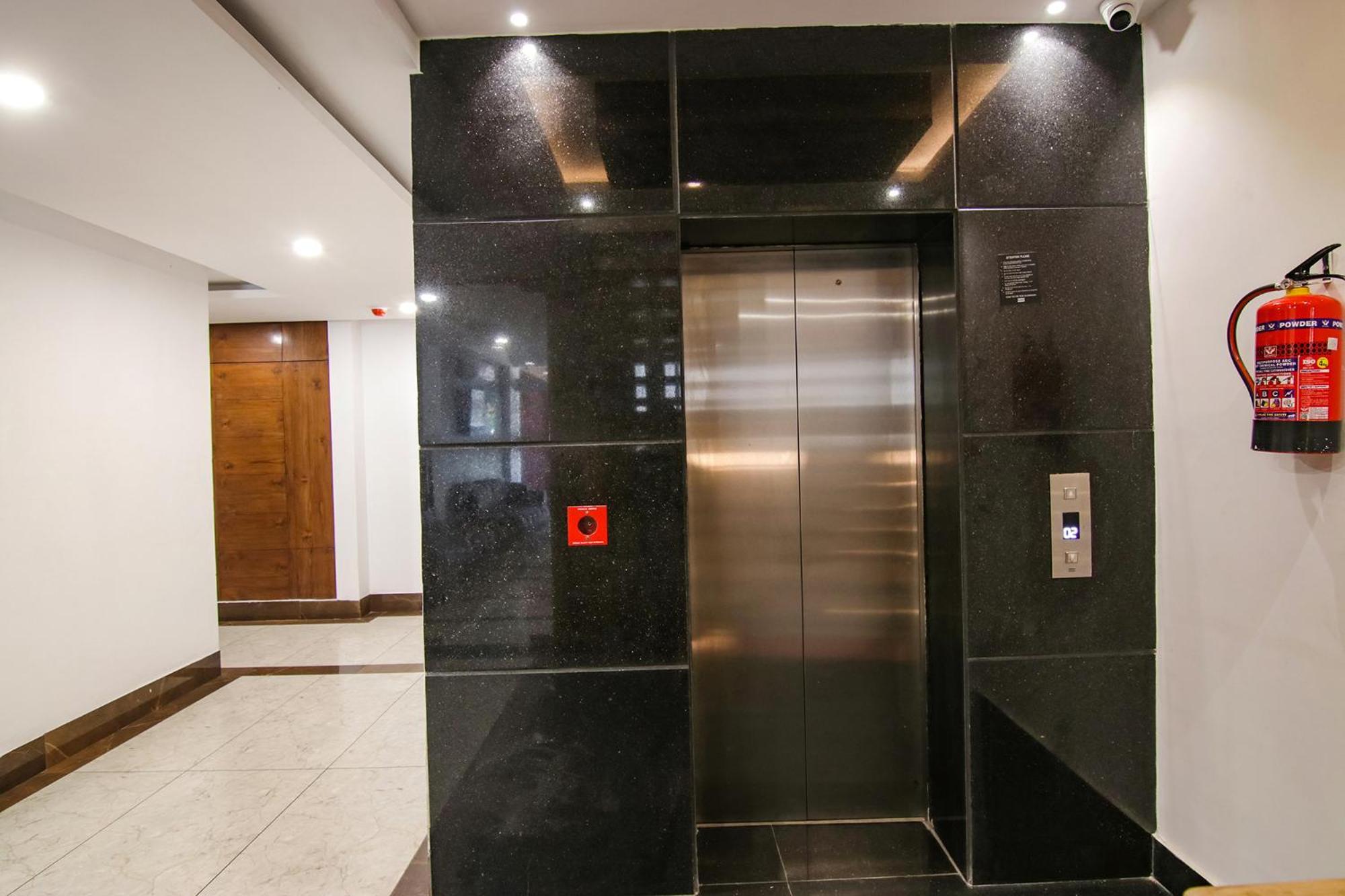 Fabhotel Prism Grand Zirakpur Exterior photo