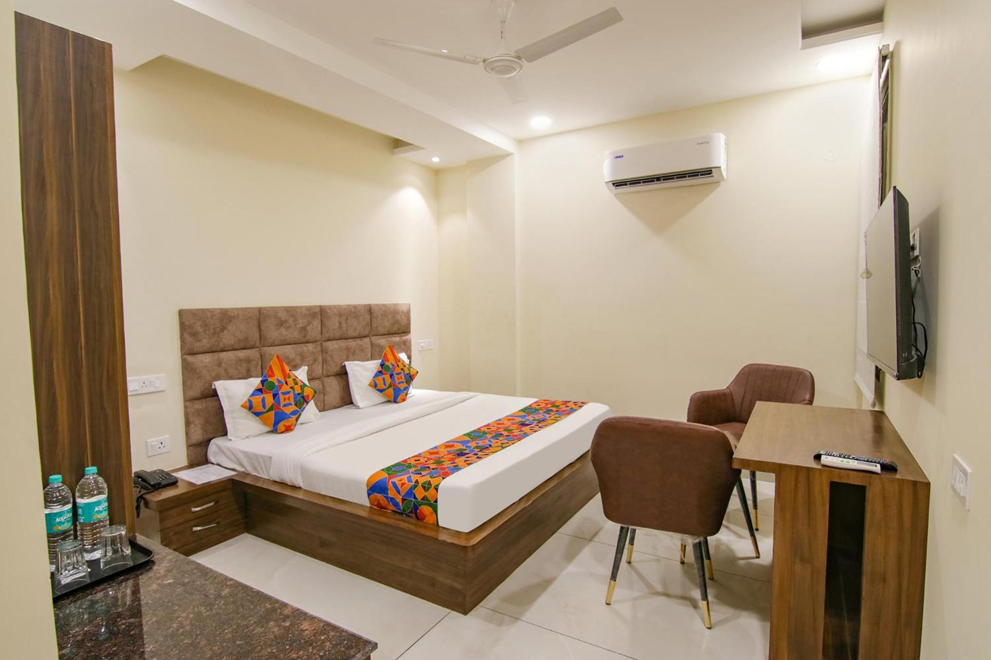 Fabhotel Prism Grand Zirakpur Exterior photo