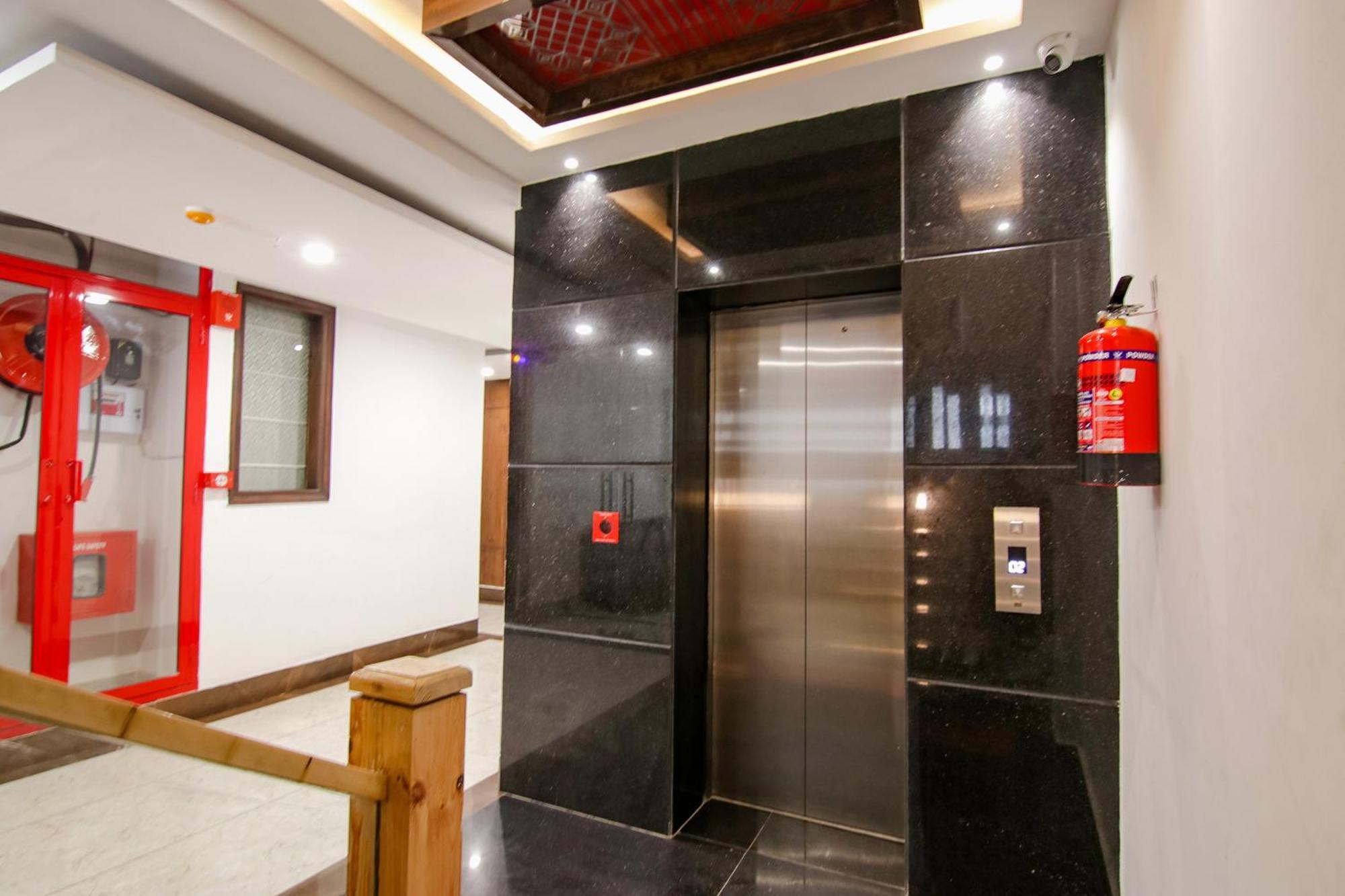 Fabhotel Prism Grand Zirakpur Exterior photo