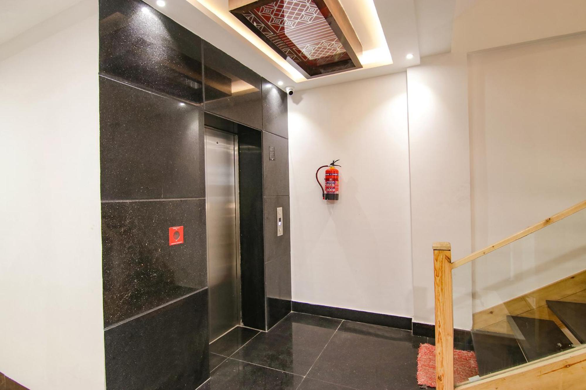 Fabhotel Prism Grand Zirakpur Exterior photo