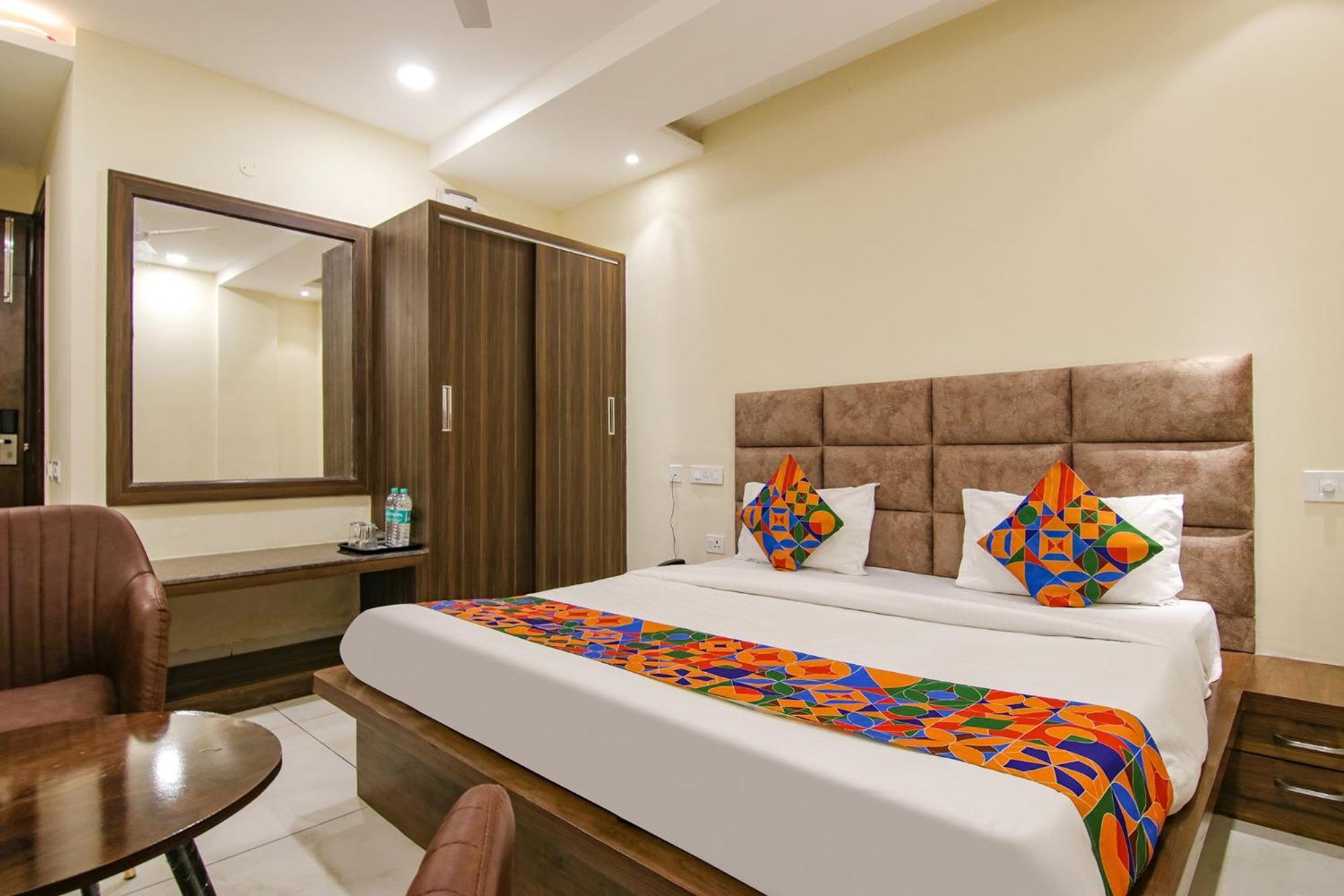 Fabhotel Prism Grand Zirakpur Exterior photo